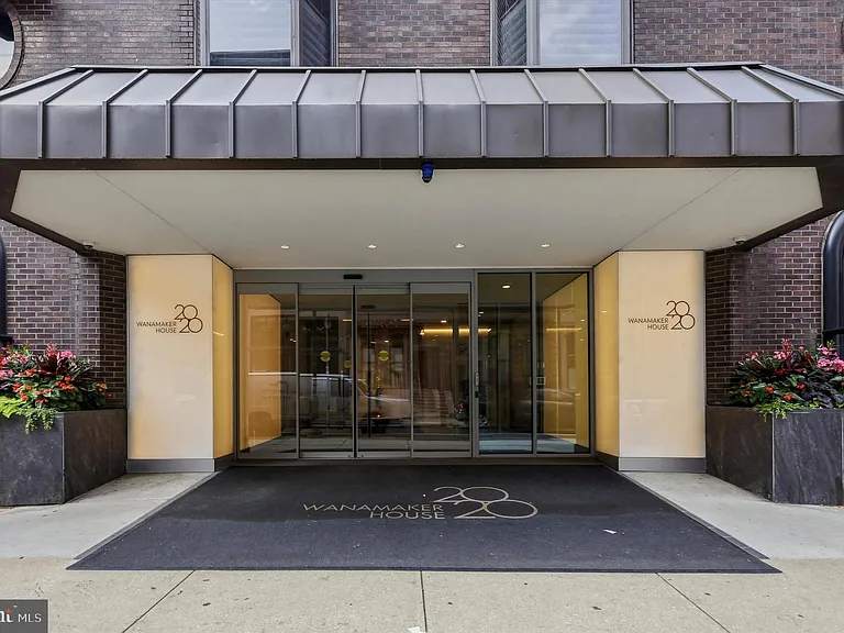 2018 Walnut St #32-23J — Photo 2