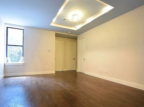 854 Greene Avenue image 2 of 11