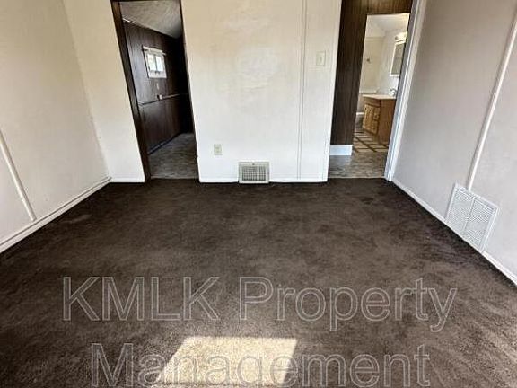 3rd image of 317 1/5 Torrey St