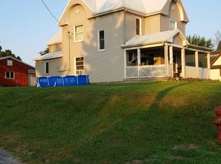 612 Church St, Deep River, IA 52222