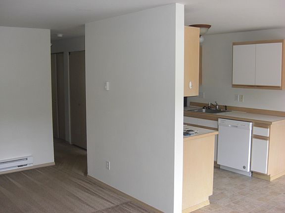 4th image of 10215 Lundeen Pkwy Unit C6