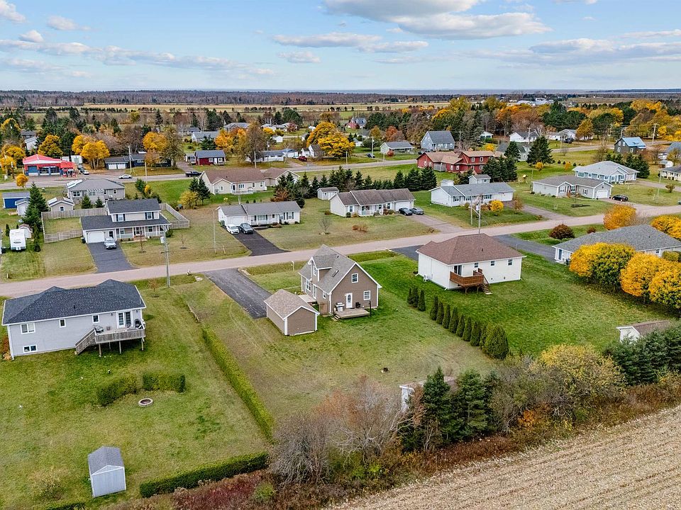 2nd image of 13 Antoinette Dr