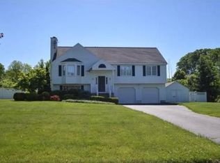 6 Clover Hill Rd, Sutton, MA 01590