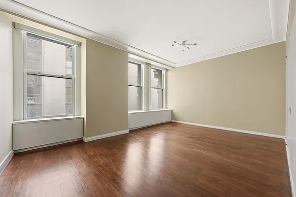 Sold by Compass | media 2