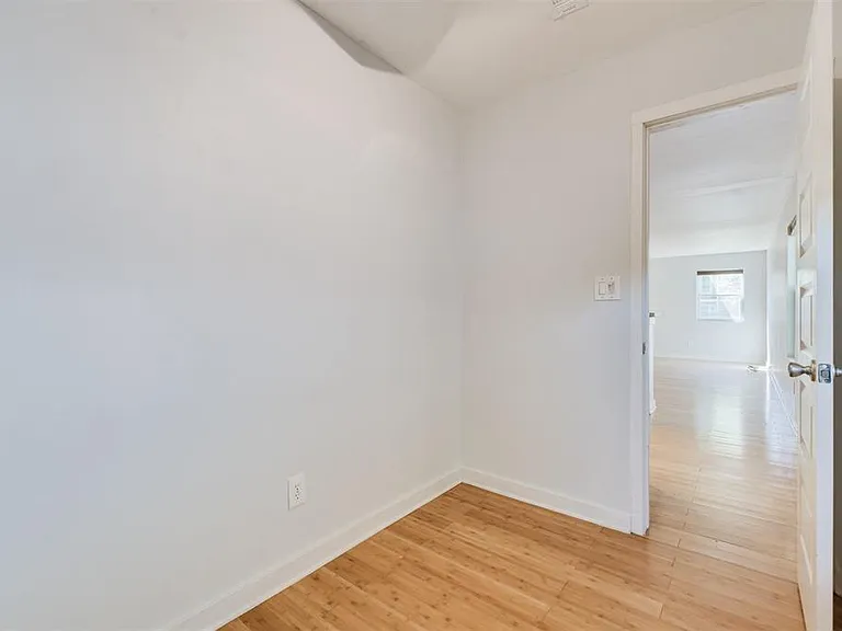 3519 Rogers St — Photo 14