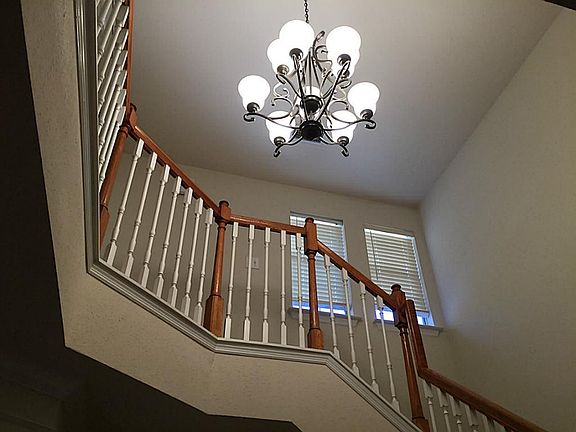 5th image of 54 Alderon Woods Pl