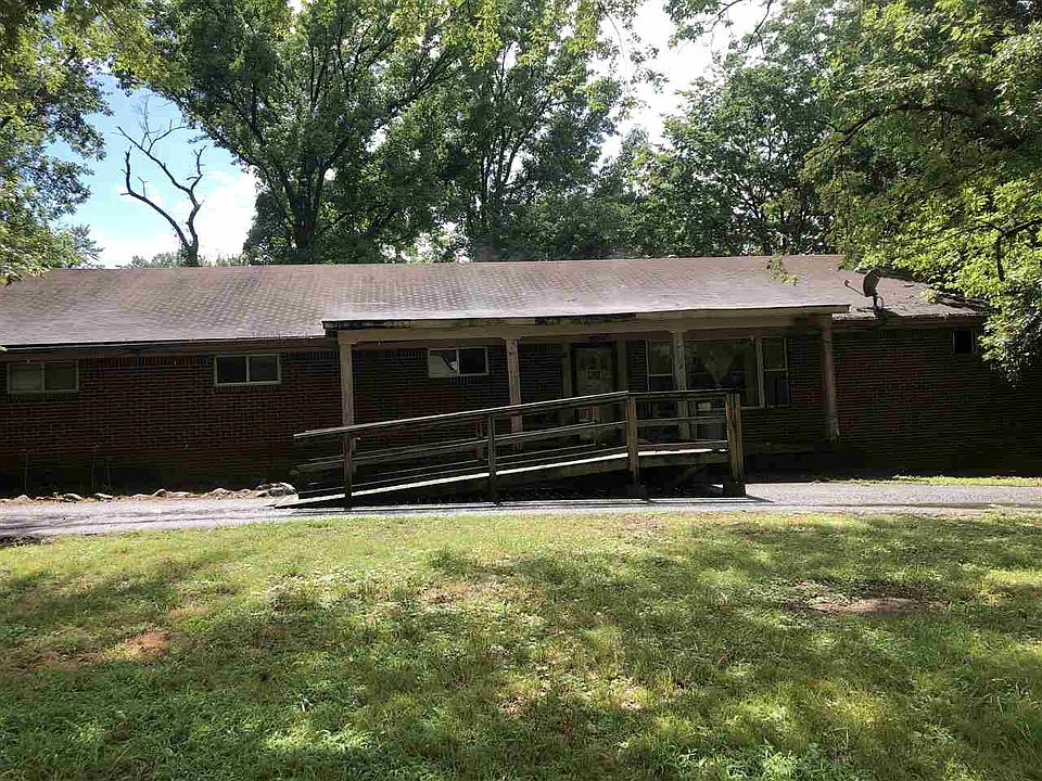 1st image of 1403 Lewis Ave