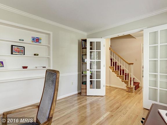 4th image of 4816 Hornbeam Dr
