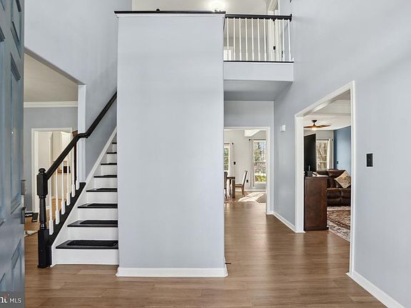5th image of 11201 Proudfoot Ln