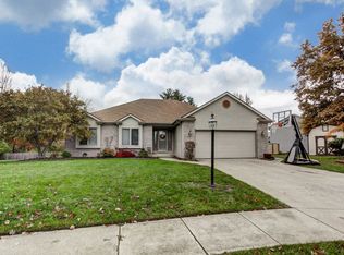 7530 Country Ct, Fort Wayne, IN 46815