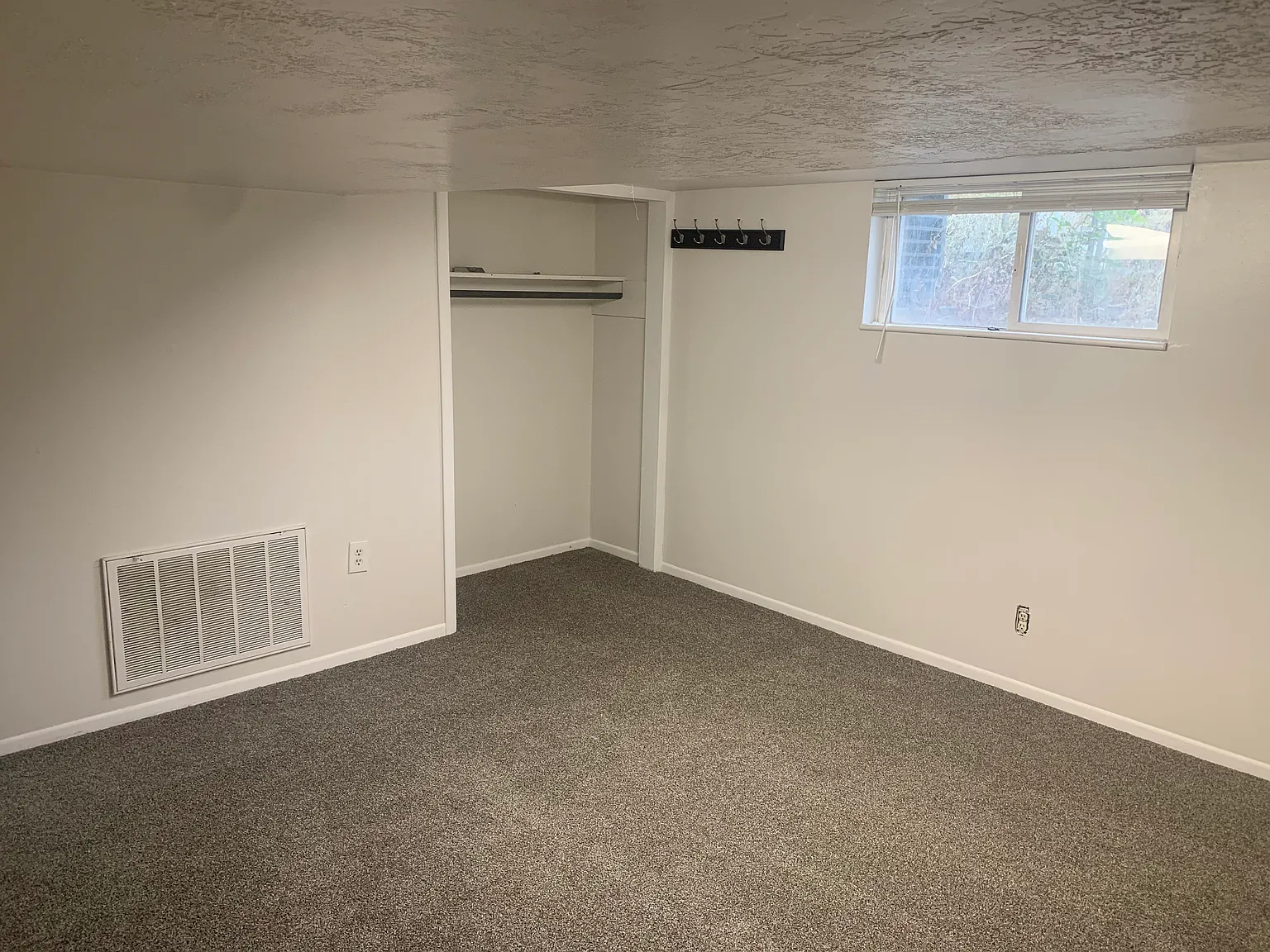 7706 S 2700 W — Photo 3