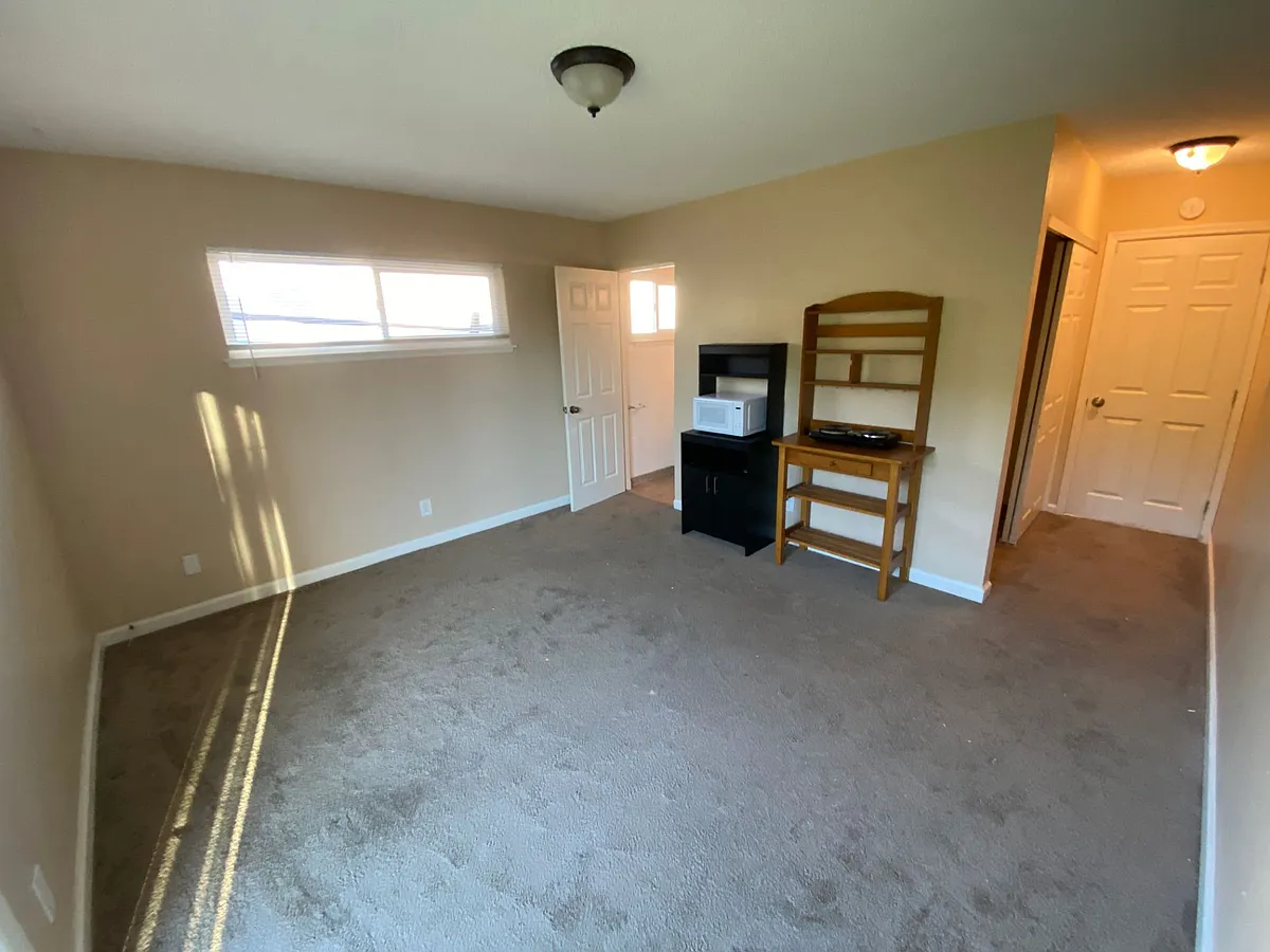 Building Photo - 593 Venus Ave #C