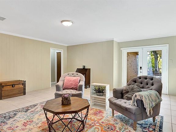 2nd image of 2813 Crane Dr