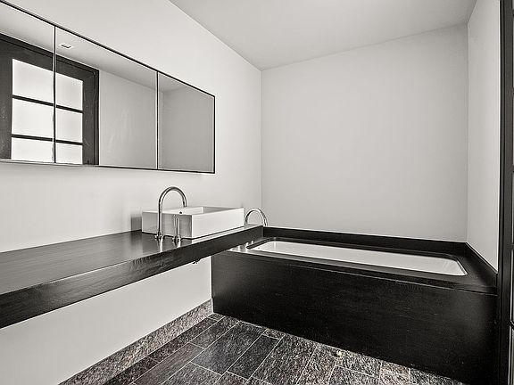 5th image of 20 Pine St APT 1501