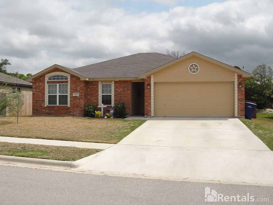 1st image of 1121 Dixon Cir