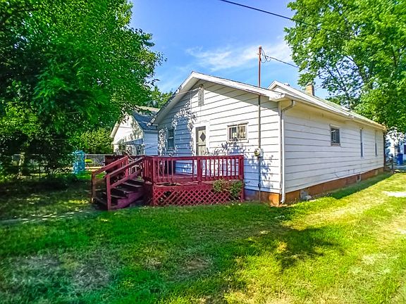 Charming ranch with deck