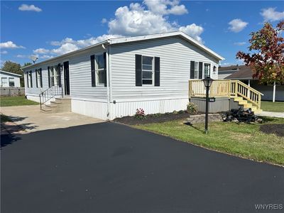 1070 Fernwood Dr, Lockport, NY, 14094