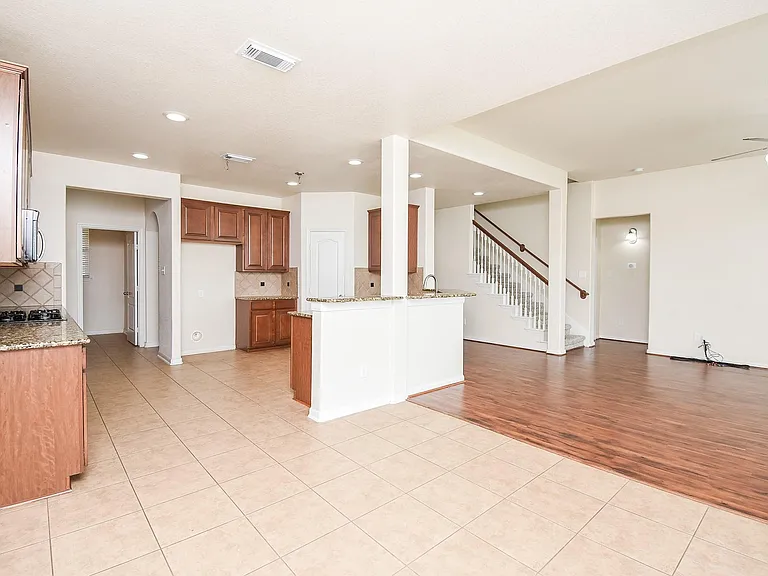 6203 Ledger Ln — Photo 11