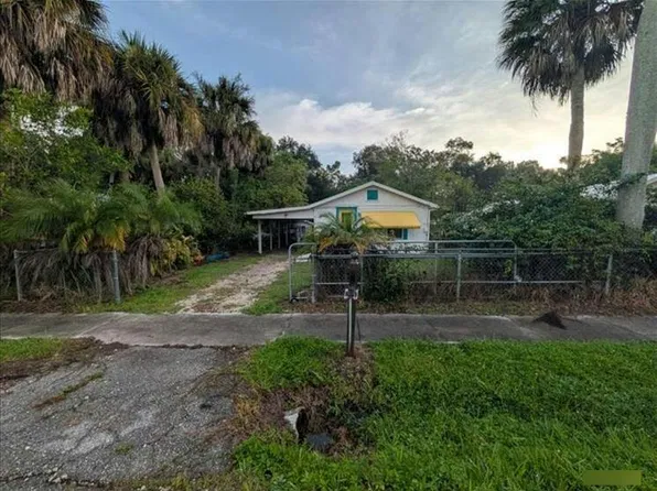 219 Granada Blvd, Fort Myers, FL 33905