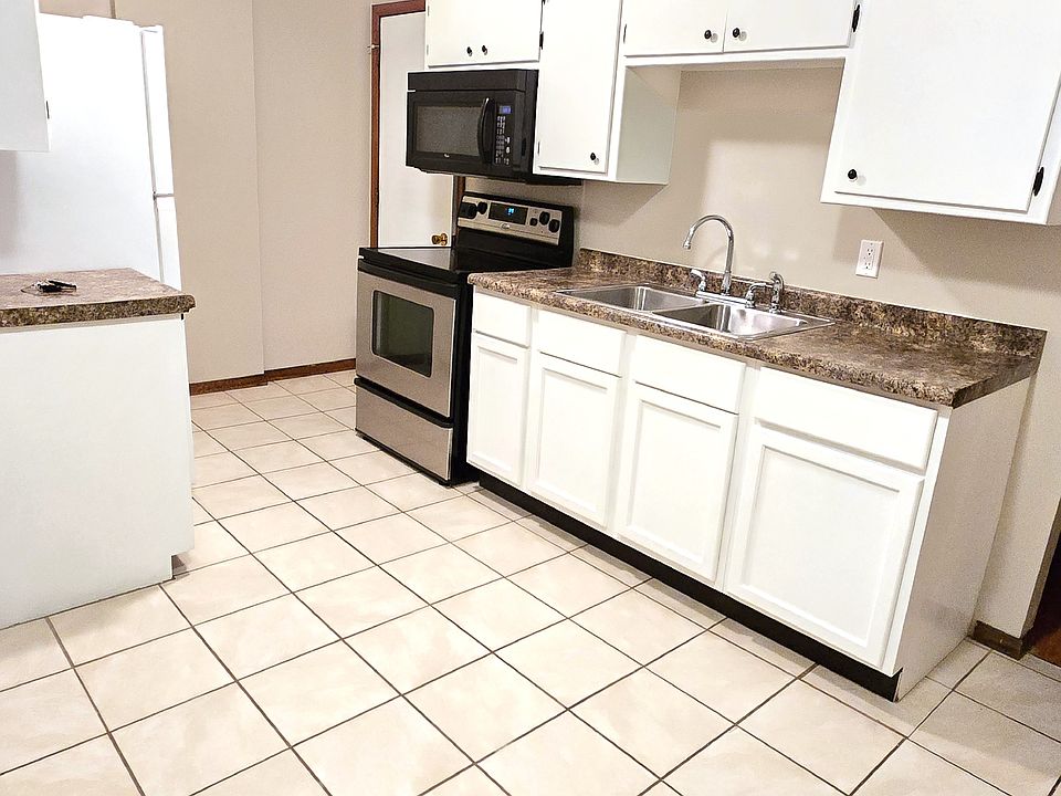 eat in kitchen