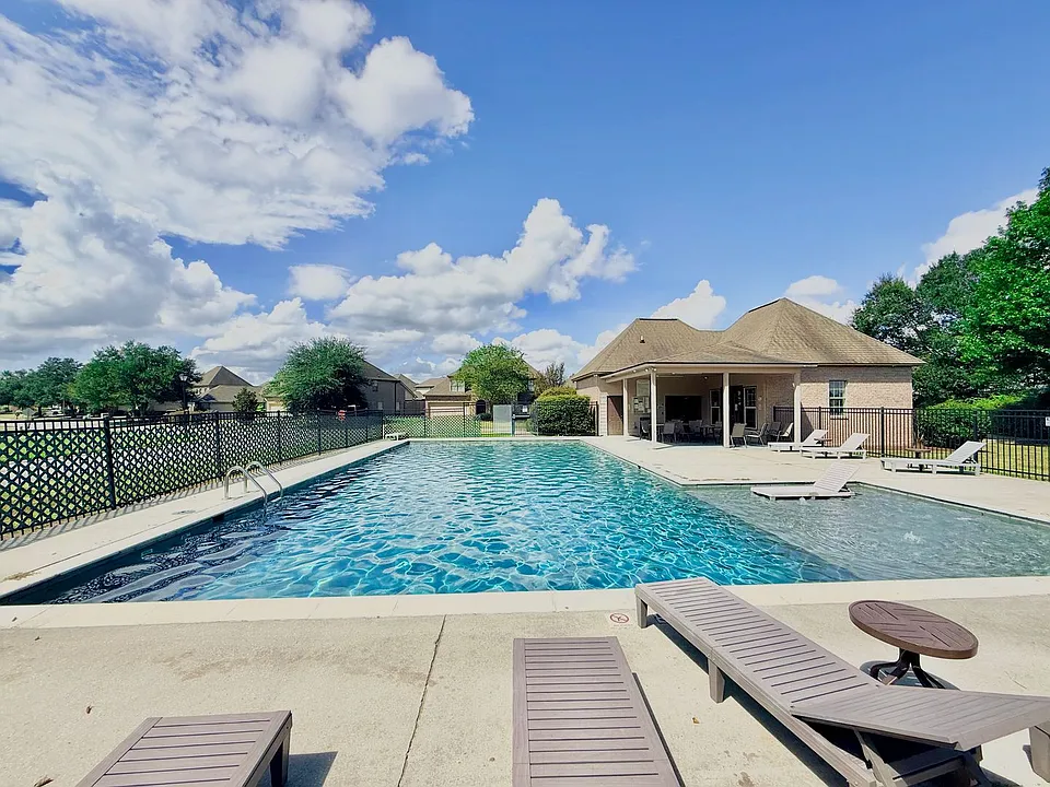 36303 E Pine Grove Ct