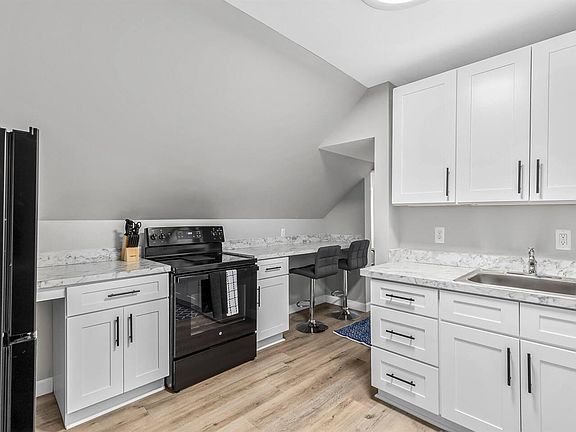 3rd image of 278 Euclid St APT 3-ID1032307P