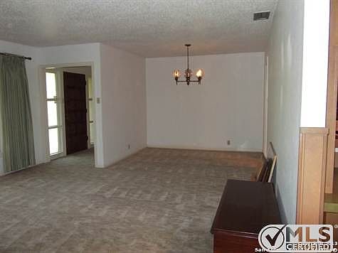3rd image of 200 Wisteria Dr