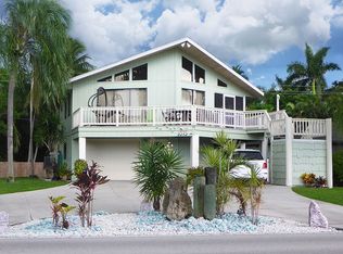 1075 Sandpiper St, Naples, FL 34102