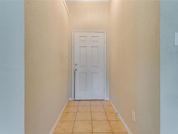 4th image of 616 Mooney Dr