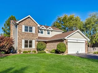 318 Foxfire Dr, Lake Zurich, IL 60047