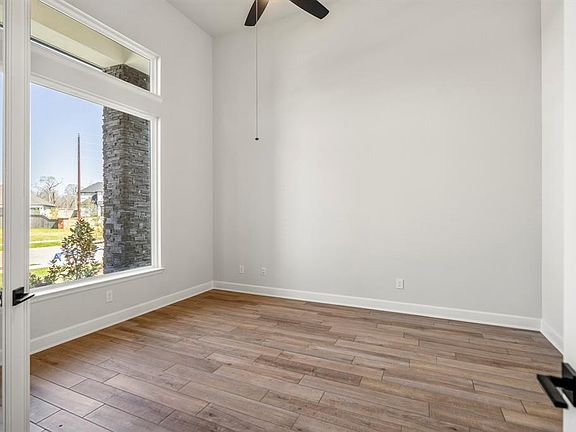 5th image of 9718 Leafgate Court