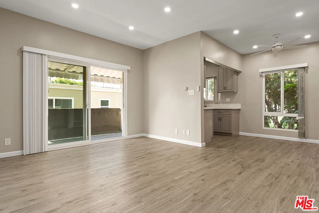 2 bed, 1.5 bath, 620 sqft, $2,395 — Photo 1