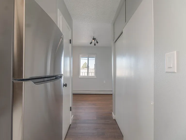 V-14 — Photo 12