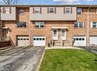 926 Academy Heights Dr, Greensburg, PA 15601