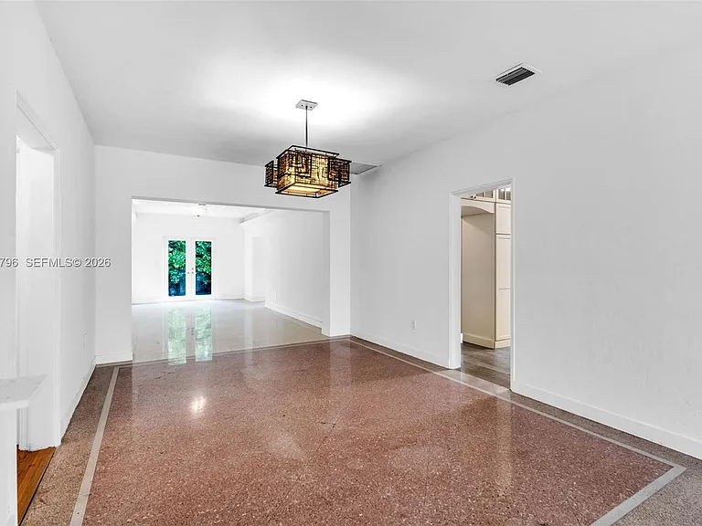 1232 Lenox Ave — Photo 9