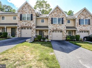 347 Melbourne Ln, Mechanicsburg, PA 17055