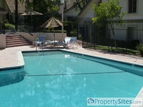 5th image of 329 N Sprucewood Ave