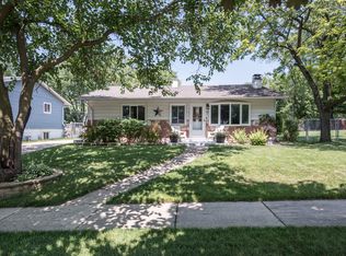 112 E Chestnut Dr, Streamwood, IL 60107