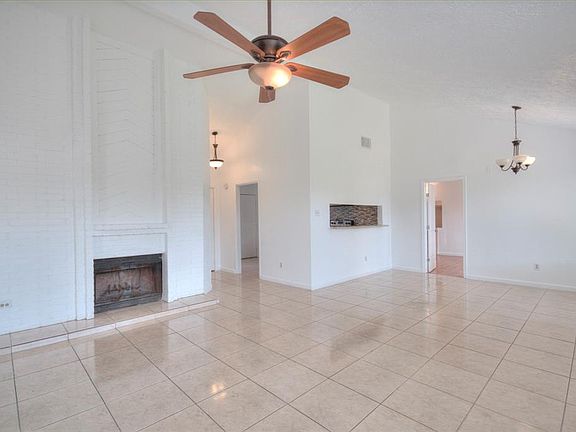 4th image of 17319 Edgehaven Dr