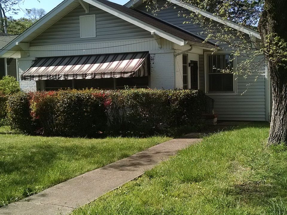 2nd image of 3213 Montview Dr