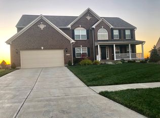 870 Pond Ridge Cir, Hamilton, OH 45013