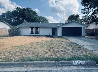3021 Oakridge Dr, Corsicana, TX 75110
