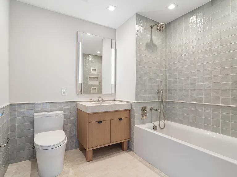 222 E Broadway #16B — Photo 15