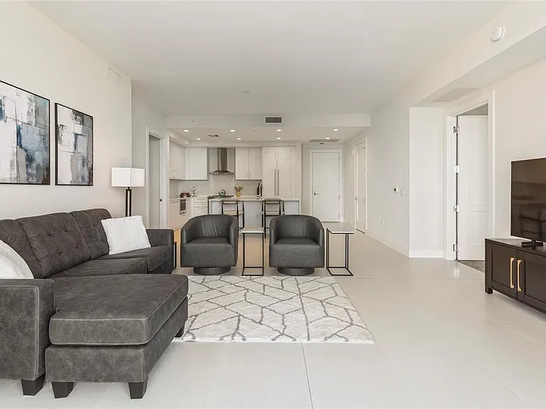 275 1st Ave S #1708 — Photo 9