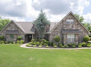 8606 Meadow Oaks Ln, Fort Smith, AR 72903