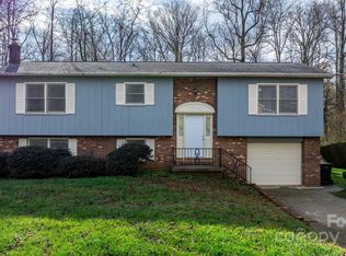 4142 2nd St NE, Hickory, NC 28601