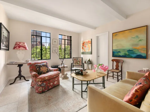 333 East 43rd Street image 1 of 20