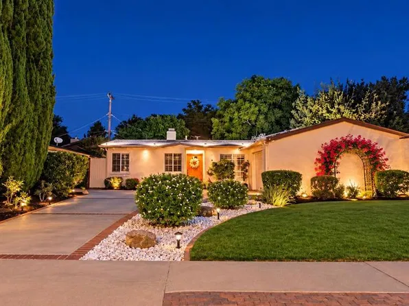 22901 Leadwell St, West Hills, CA 91307