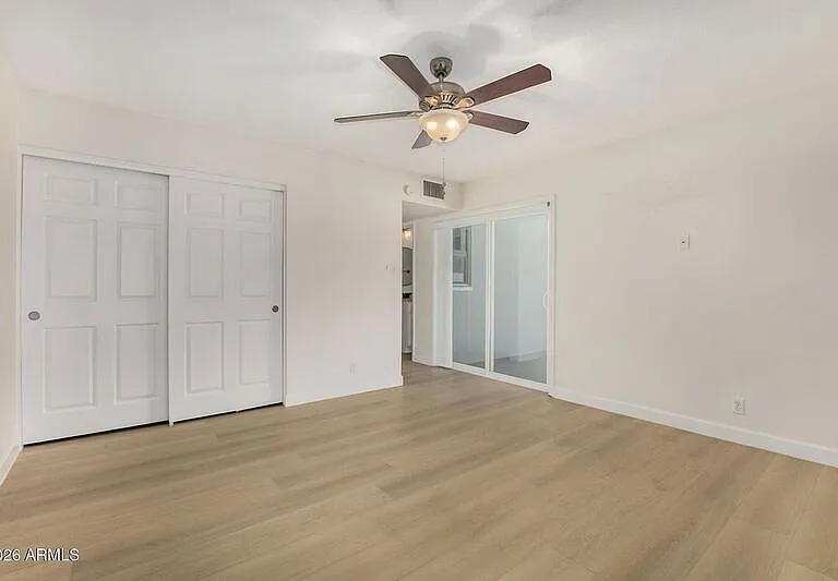 220 E McKinley St — Photo 30