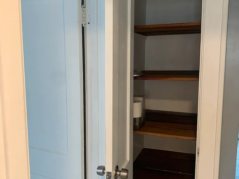 1109 N Bosart Ave — Photo 12